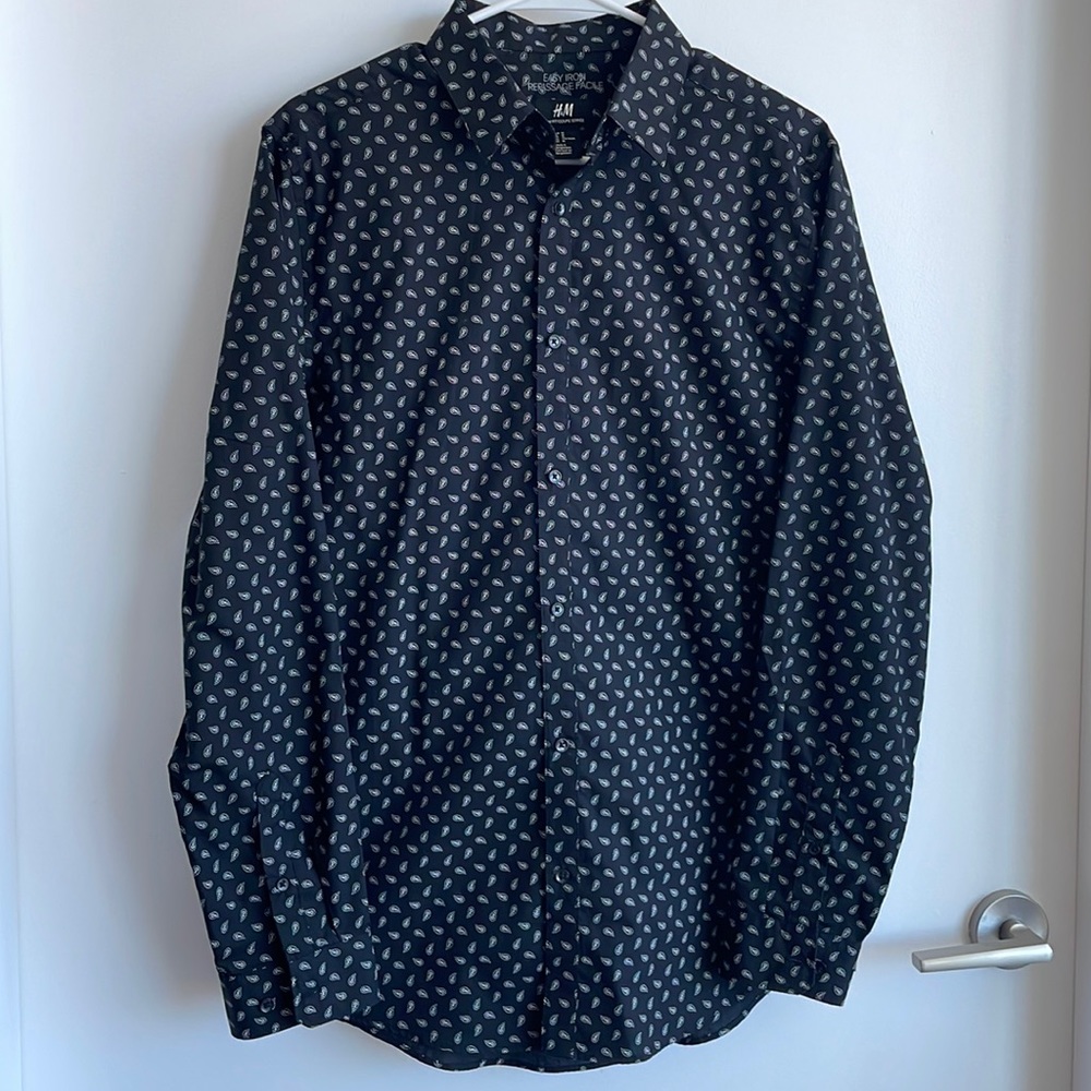 Black paisley print button-down collared shirt